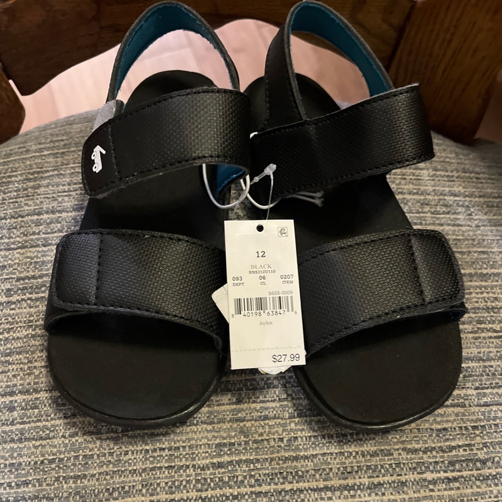 Toddler Boy’s water friendly black sandals size 12 See Kai Run